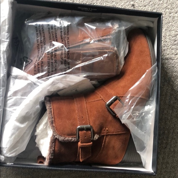 Naturalizer suede waterproof booties - Picture 5 of 8